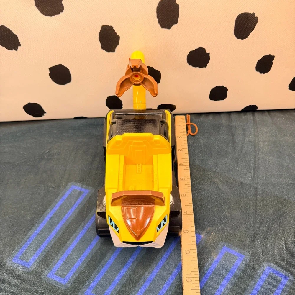 Paw Patrol Cat Pack Leo Vehicle Big Cat Deluxe Car Toy Yellow